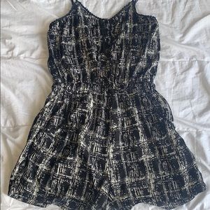 SOLD❌🏷black and white romper